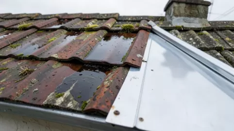 czy remont dachu wymaga pozwolenia na budowę